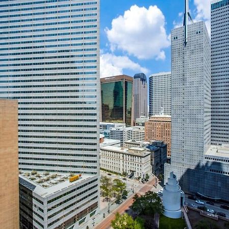 26Th Fl Bold Cozysuites With Pool, Gym 达拉斯 外观 照片