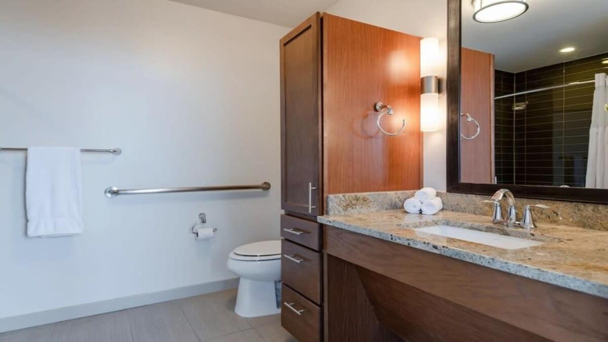 26Th Fl Bold Cozysuites With Pool, Gym 达拉斯 外观 照片