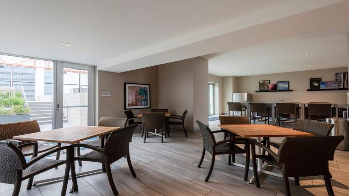 26Th Fl Bold Cozysuites With Pool, Gym 达拉斯 外观 照片