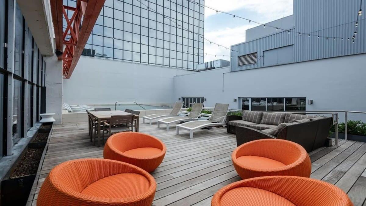26Th Fl Bold Cozysuites With Pool, Gym 达拉斯 外观 照片