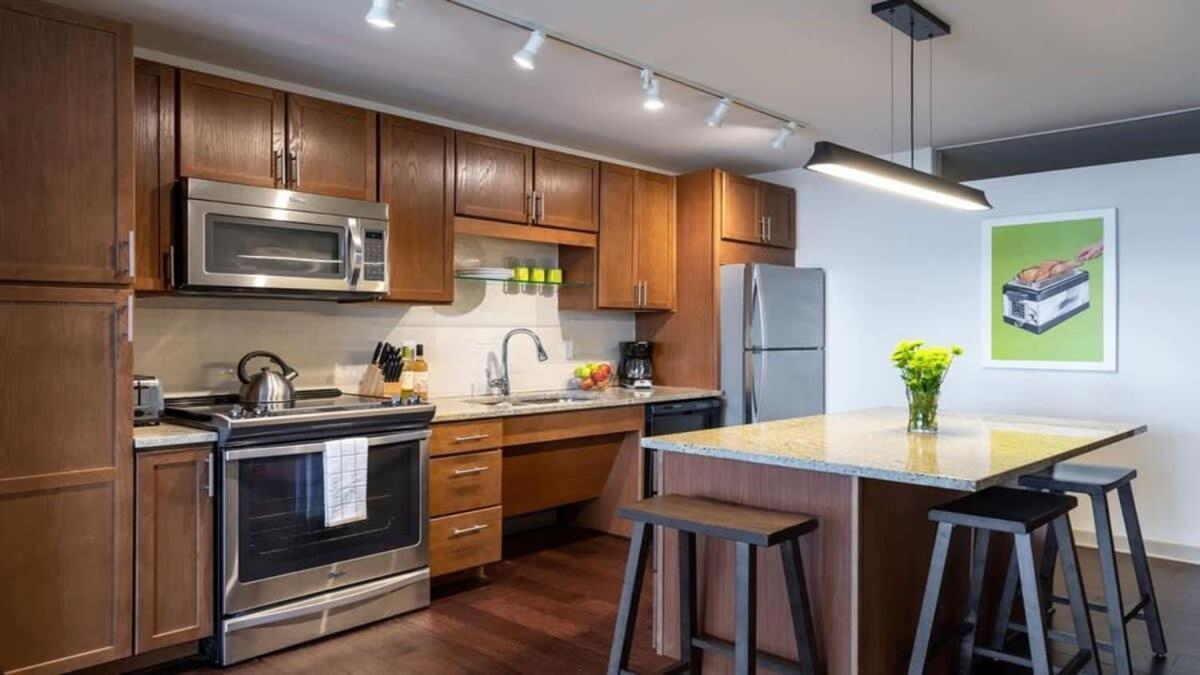 26Th Fl Bold Cozysuites With Pool, Gym 达拉斯 外观 照片